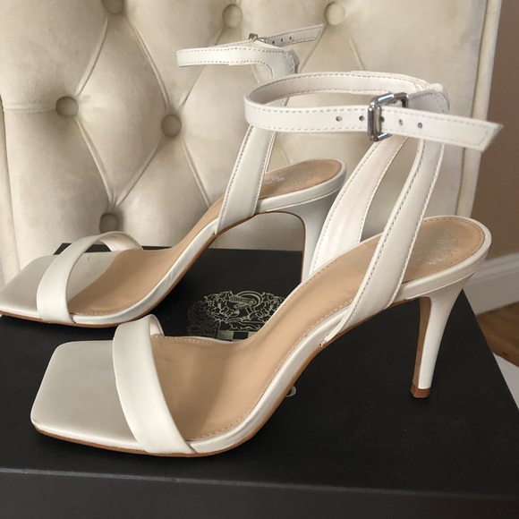 Vince Camuto white sandal heels - Picture 5 of 7